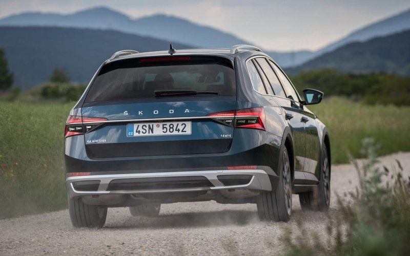 Skoda Superb Scout 2019