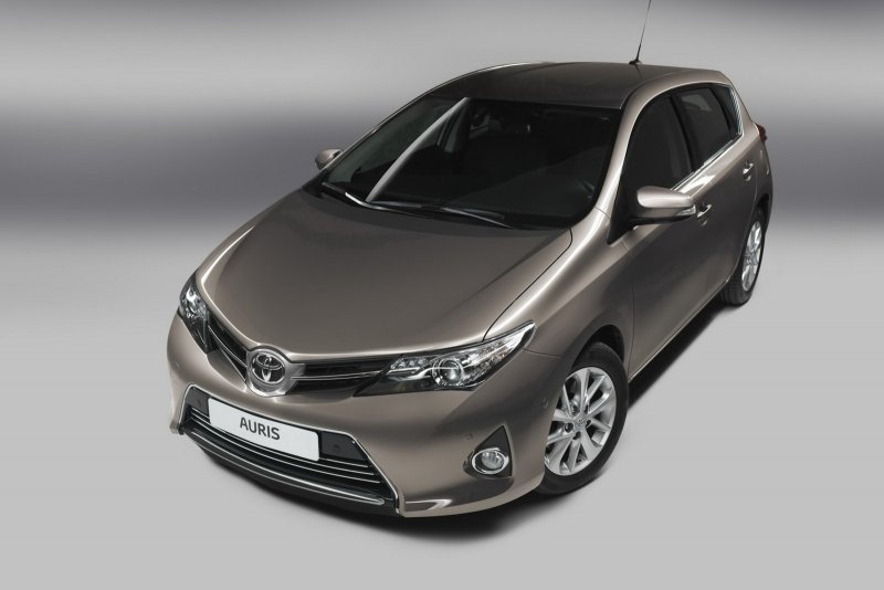 Toyota Auris 2012, хэтчбек 5