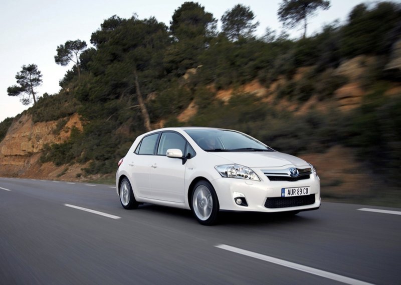 Тесла Toyota Auris