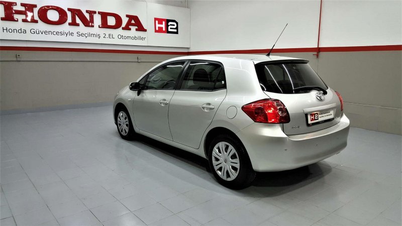 Toyota Auris 2011
