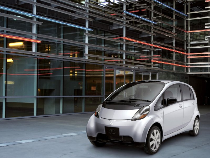 Mitsubishi i 0.7 at, 2011,