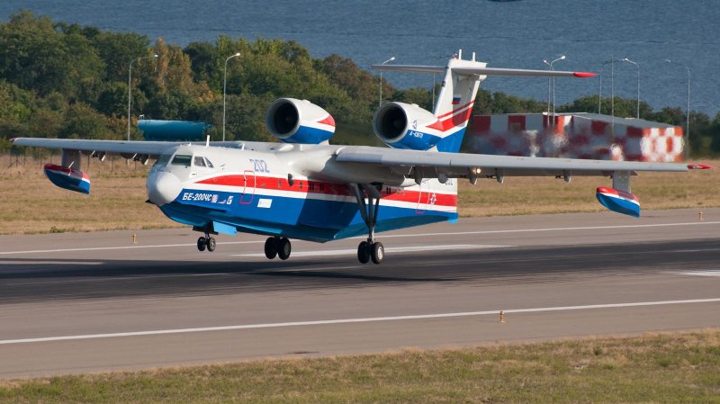 Российский самолет-амфибия бе-200