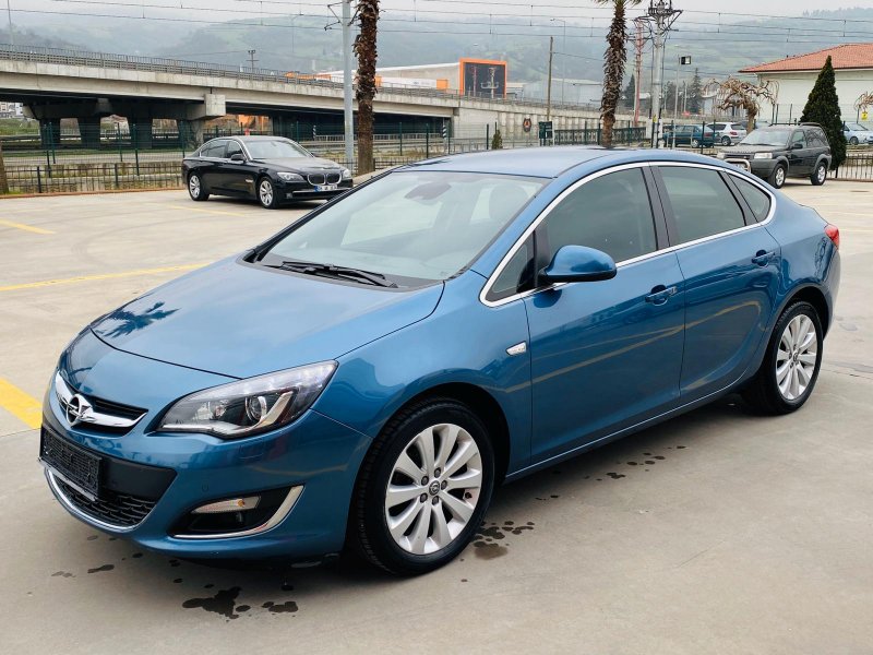 Opel Astra 1.4 Turbo 2013