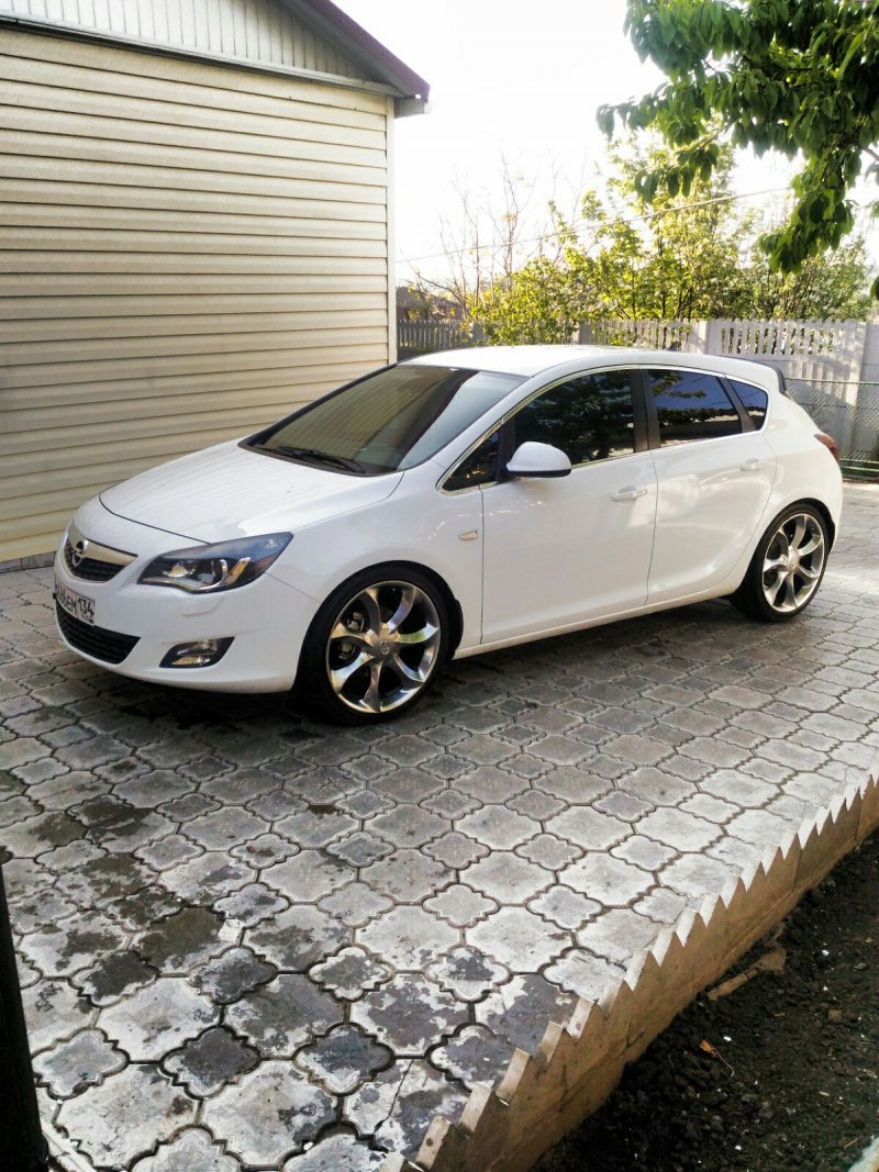 Opel Astra j