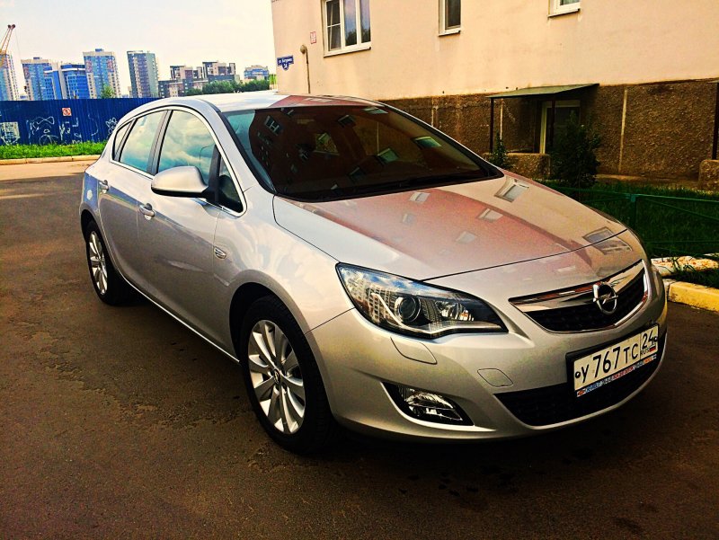 Opel Astra h GTC 2010 салон