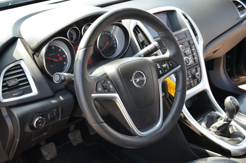 Opel Astra j Cosmo 2012