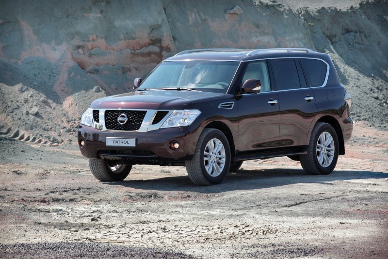 Nissan Patrol vi (y62)