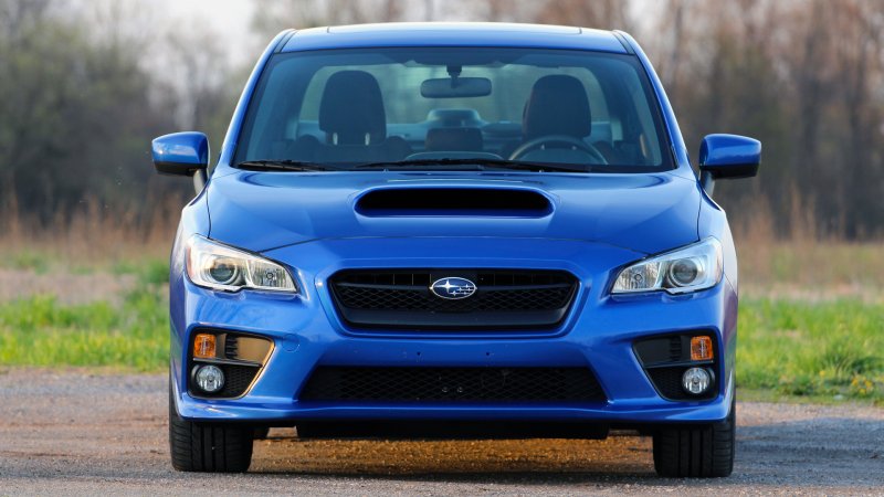 Subaru WRX STI спереди