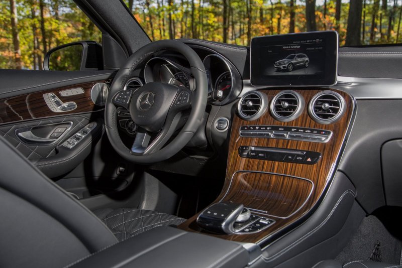 GLC Mercedes Benz 2018 салон