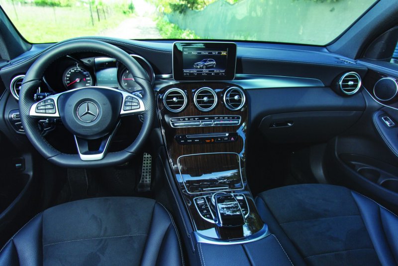 Мерседес-Бенц GLC 250 салон