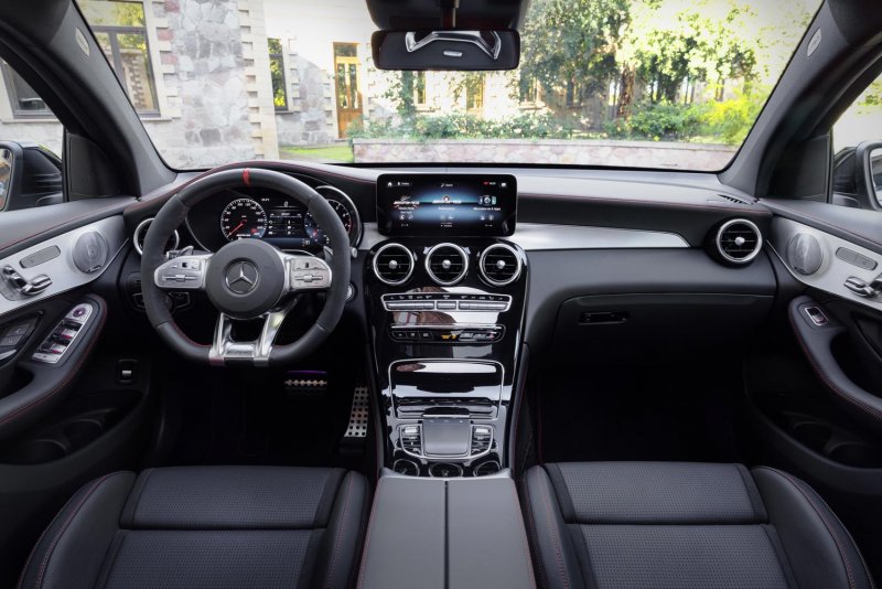 Мерседес GLC купе AMG 43 2020 салон