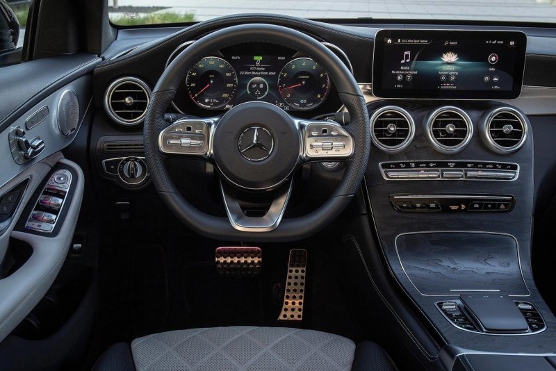 Mercedes Benz GLC 2020 салон