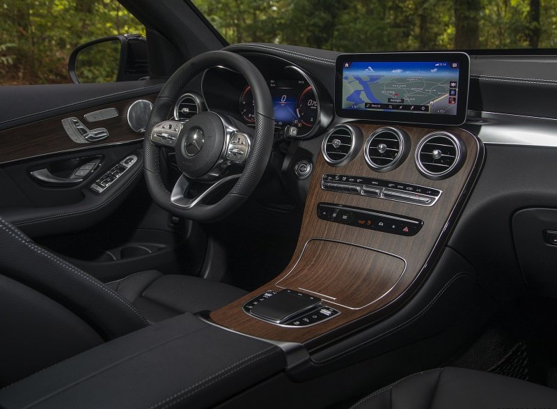 Mercedes Benz GLC 2020 салон
