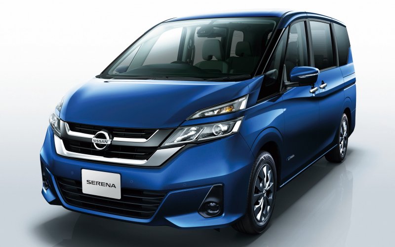 Nissan Serena c24 черная