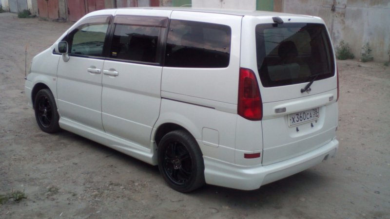 Nissan Serena 2007 год