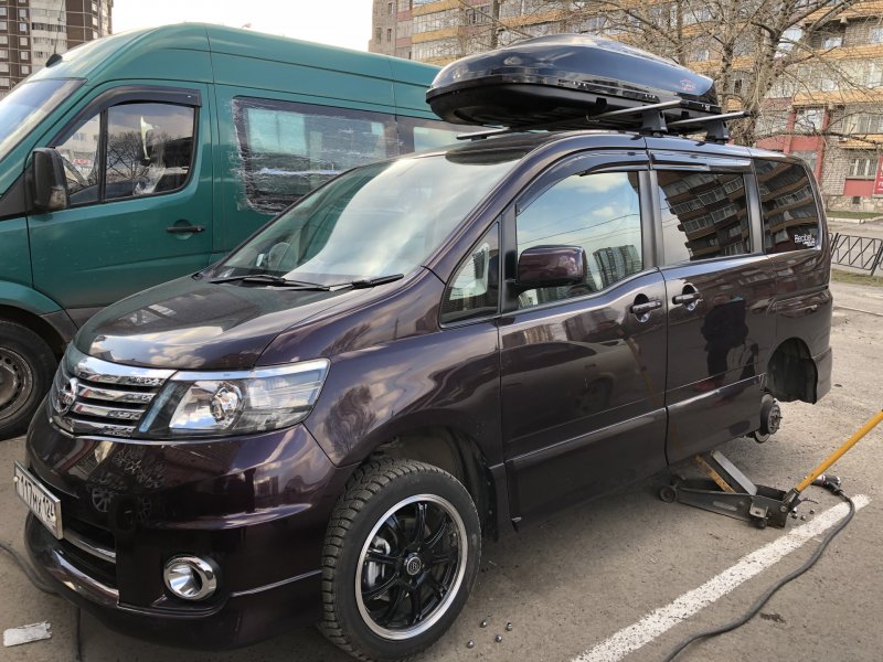 Nissan Serena 2