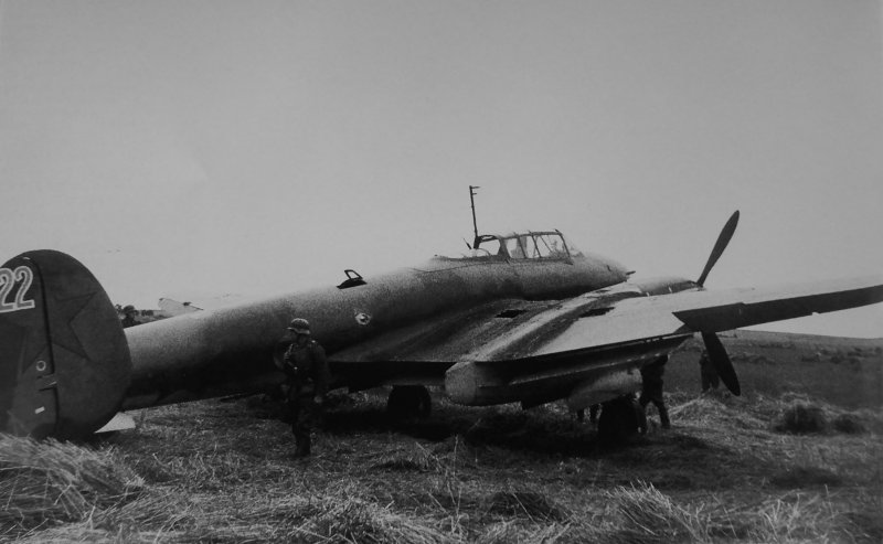 Пе-2 бомбардировщик