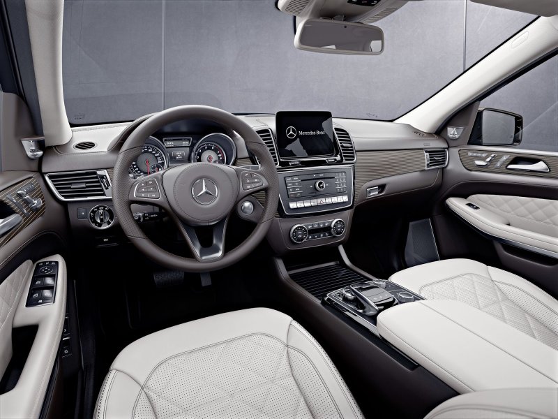Mercedes GLS 2017 салон