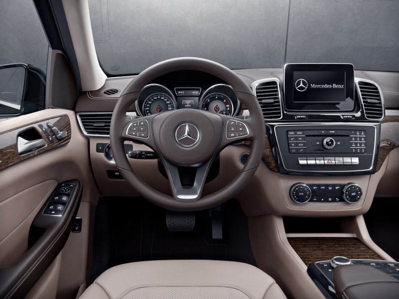 Mercedes GLS 2016 интерьер