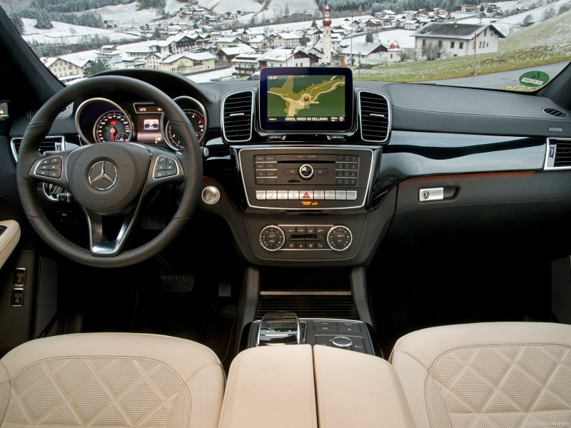 Мерседес Бенц GLS 400