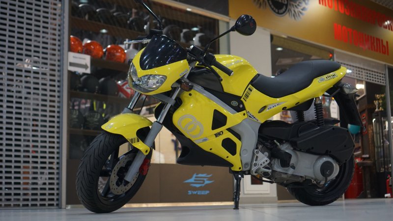Скутер Gilera DNA 50