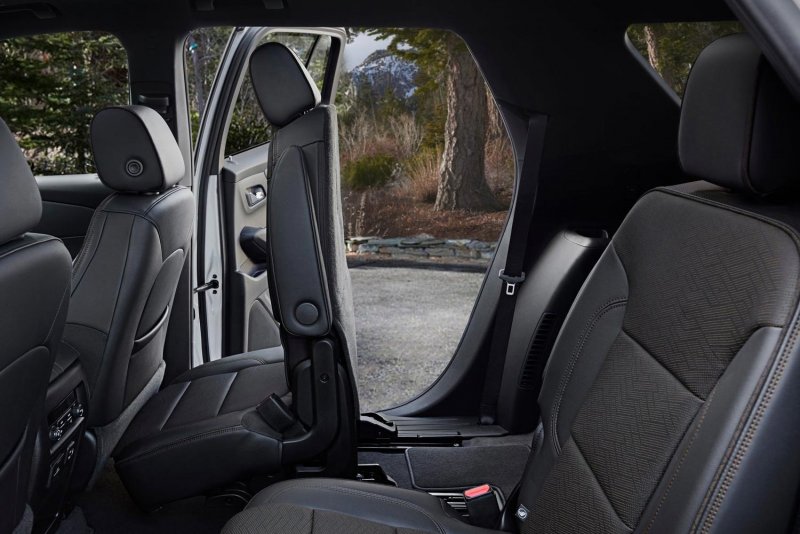 Chevrolet Traverse салон сзади