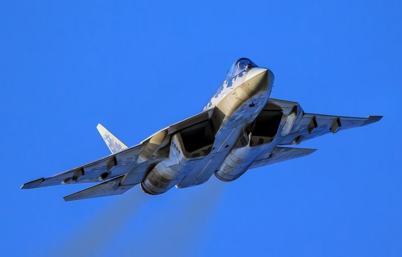 Су-57 двухдвигательный реактивный самолёт