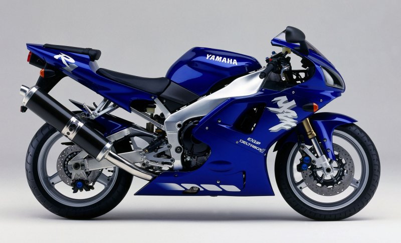Yamaha r1 4k