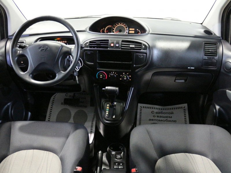 Hyundai Matrix 2008 салон