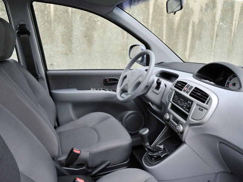 Hyundai Matrix 2008 салон