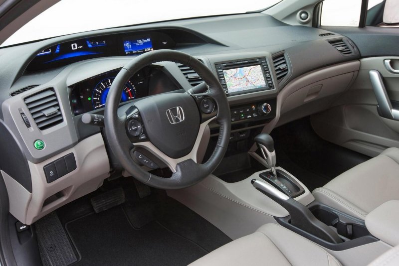 Honda Civic 2012 хэтчбек салон