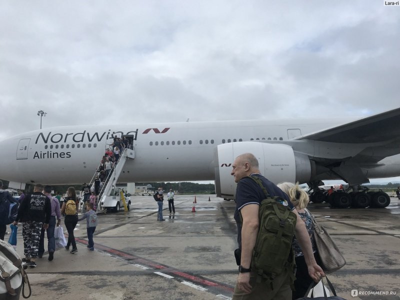 Самолет ЮТЭЙР Боинг 737