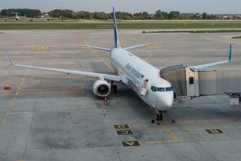 Боинг 737-900