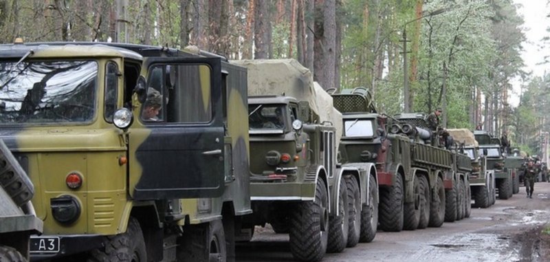 Военная колонна в Армении