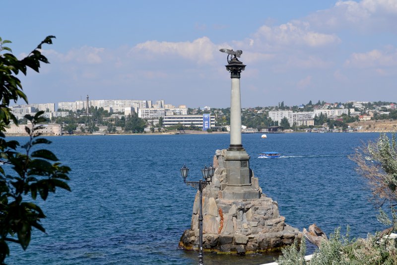 Севастопольская бухта памятник затопленным