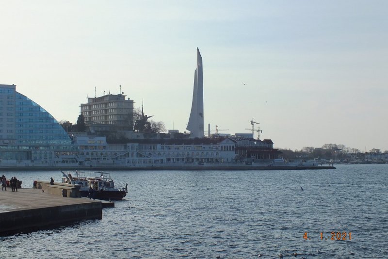 Памятник затопленным кораблям