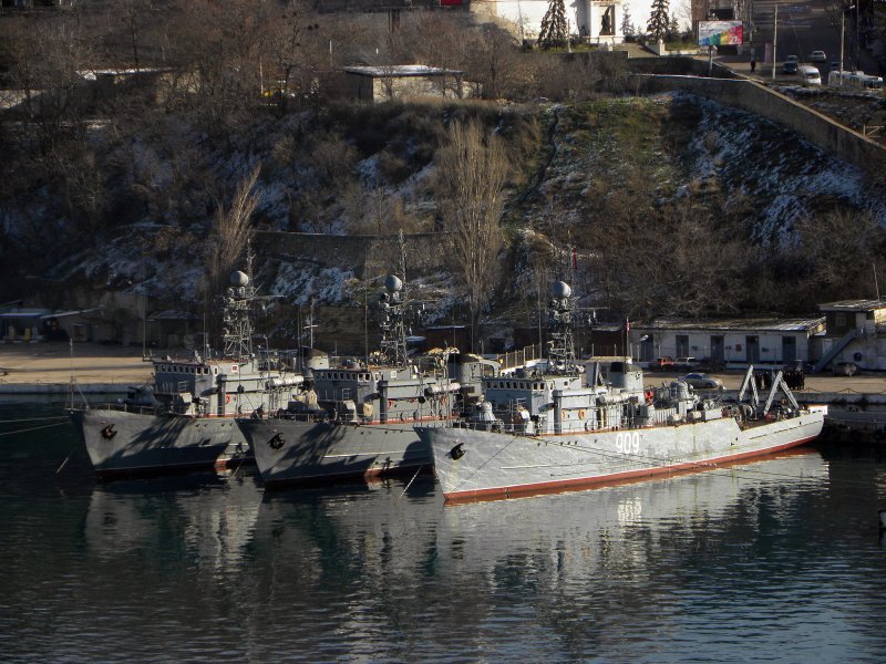 Памятник затопленным кораблям в Севастополе