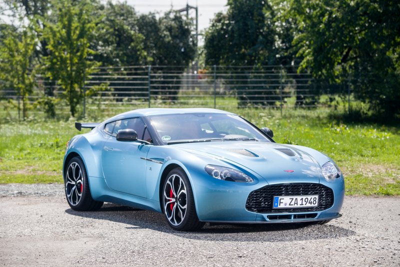 Aston Martin v12 Zagato