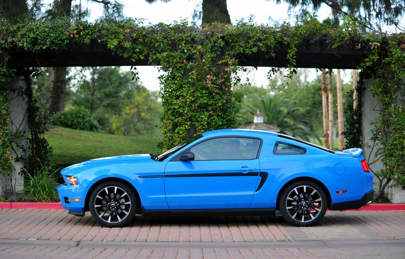 Ford Mustang 2012 v6