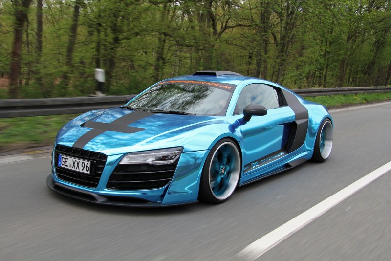 Машина Ауди r8