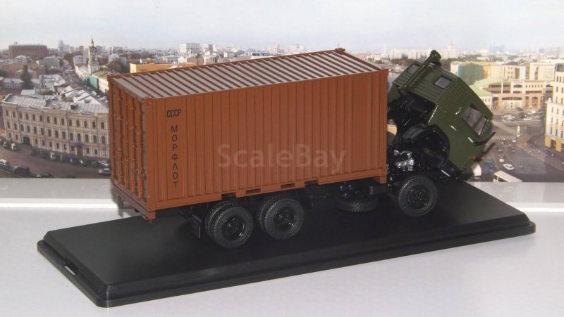 КАМАЗ-53212 С 20-футовым контейнером