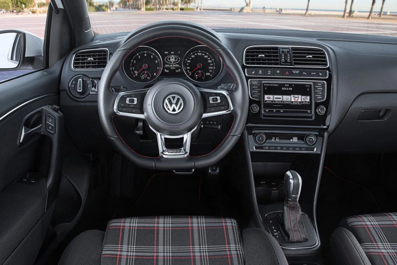 Volkswagen Polo GTI 2020 салон