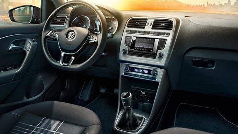VW Polo 2016 салон