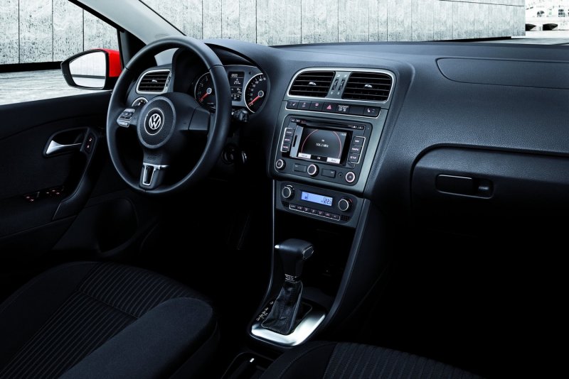 VW Polo 2015 салон