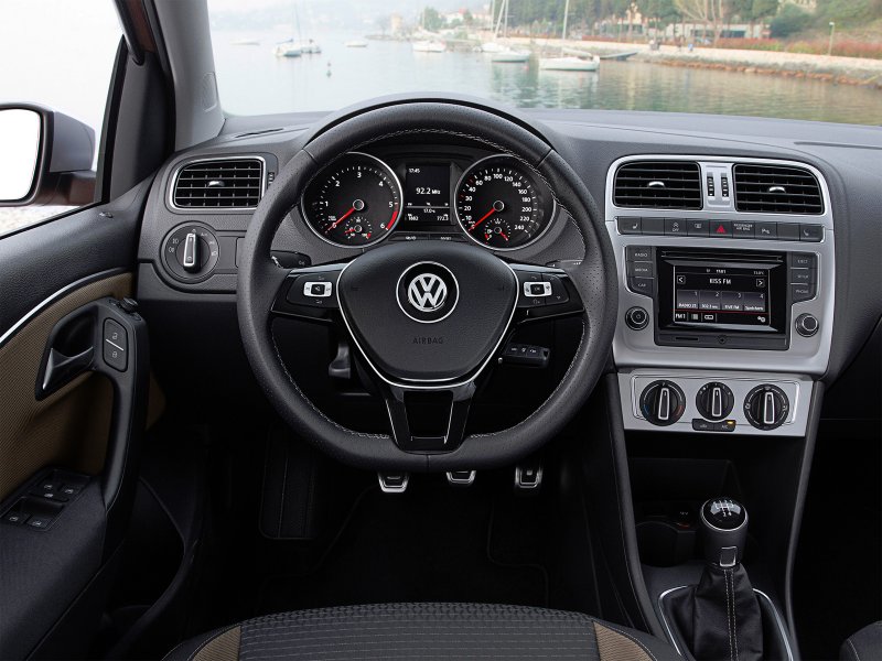 Volkswagen Polo 5 салон