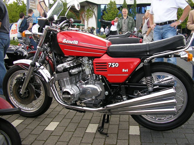 Benelli 750