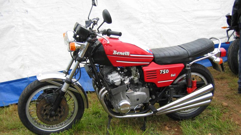 Jawa 750