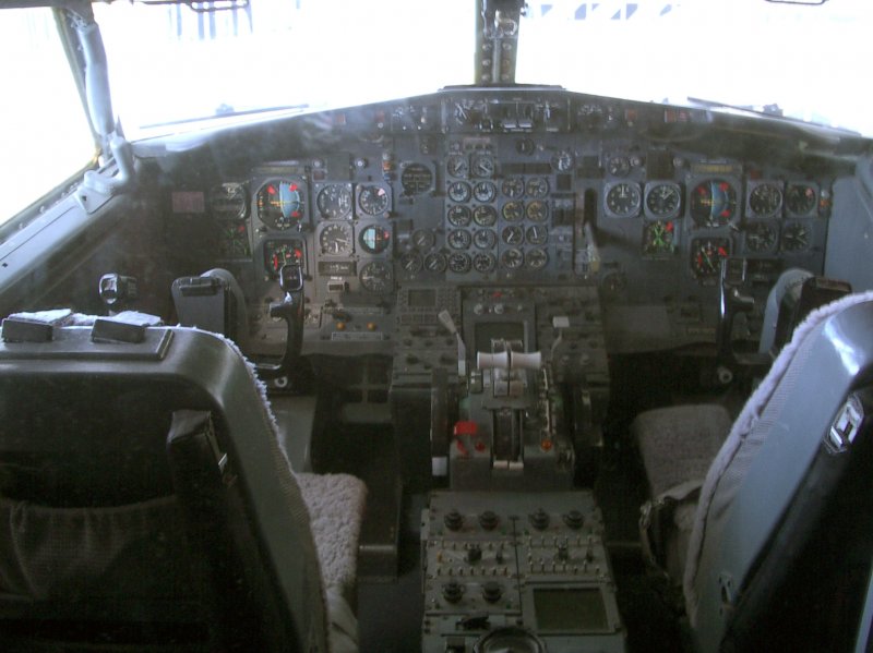 Боинг 737 300 кабина