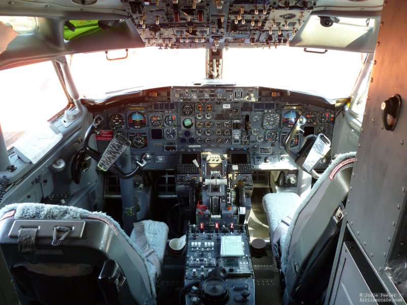 Boeing 737-100 кабина
