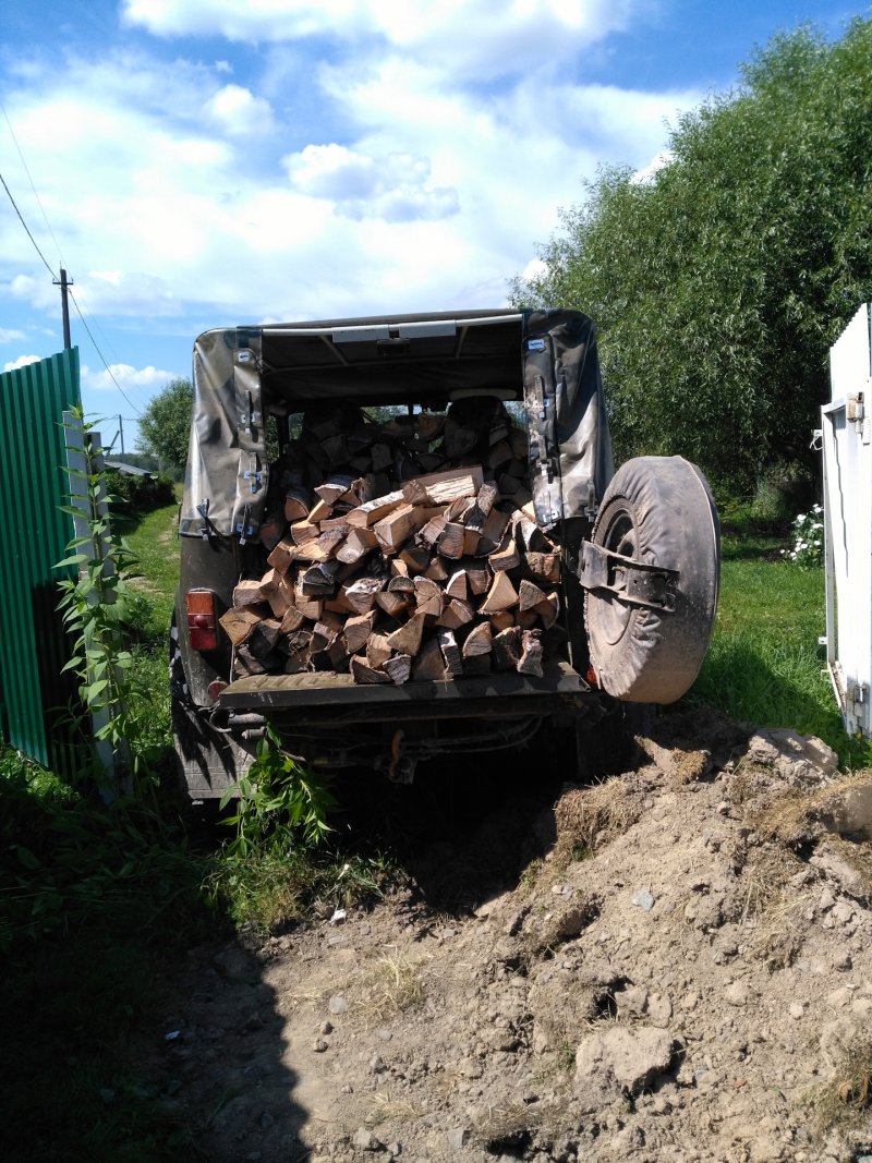 Дрова в УАЗЕ